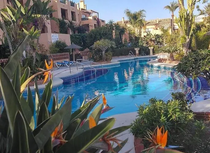 Riviera Del Sol Piscinas Playas Y Golf